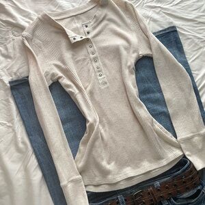 Aerie women’s long sleeve